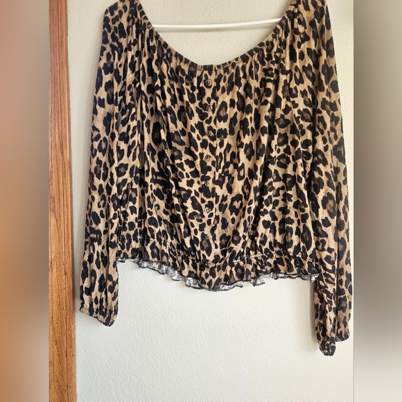 Leopard Print Women's Top - Picture 1 of 2